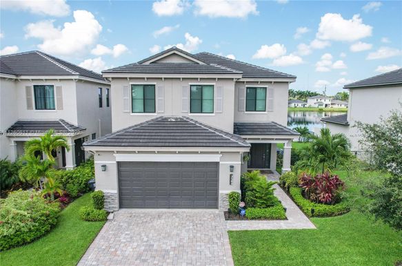 7504 Moonrise Dr, Lake Worth FL 33467