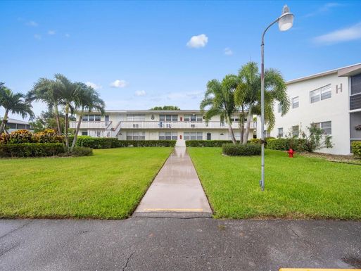 172 Camden H # H, West Palm Beach FL 33417