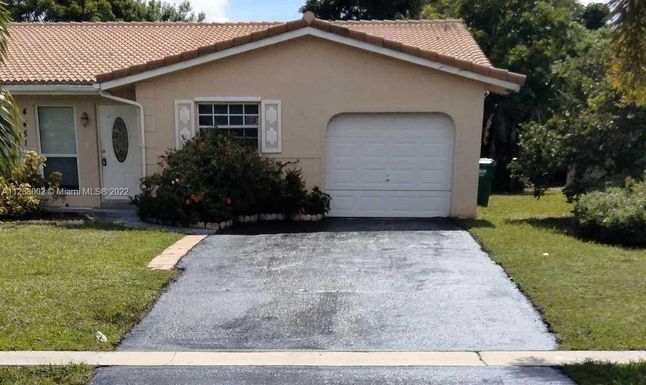 4451 NW 110th Ave, Coral Springs FL 33065