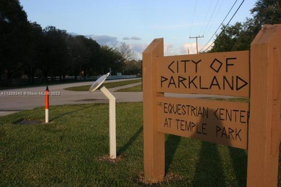 5911 NW 66th Way, Parkland FL 33067