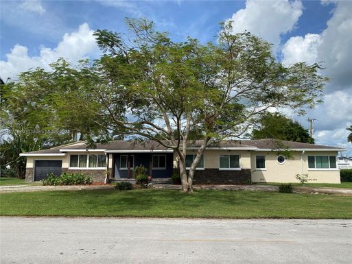 217 NW Avenue D, Belle Glade FL 33430
