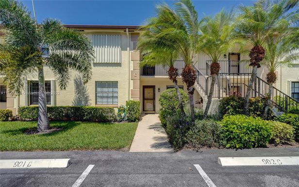 901 Pinecrest Cir # C, Jupiter FL 33458