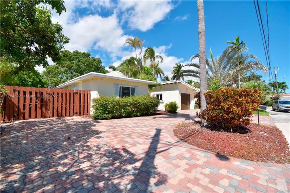 1925 NE 21st St, Fort Lauderdale FL 33305