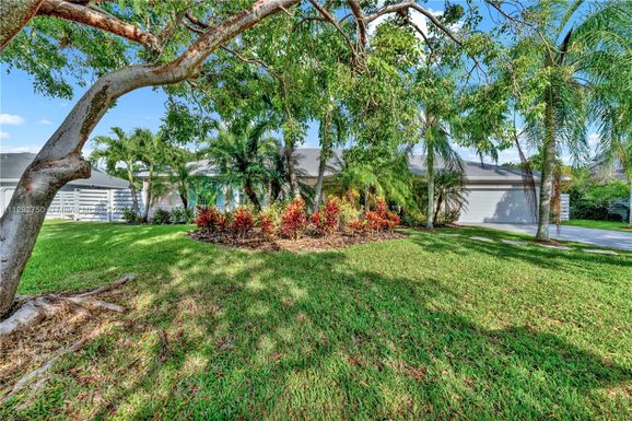 14825 SW 149th Ct, Miami FL 33196