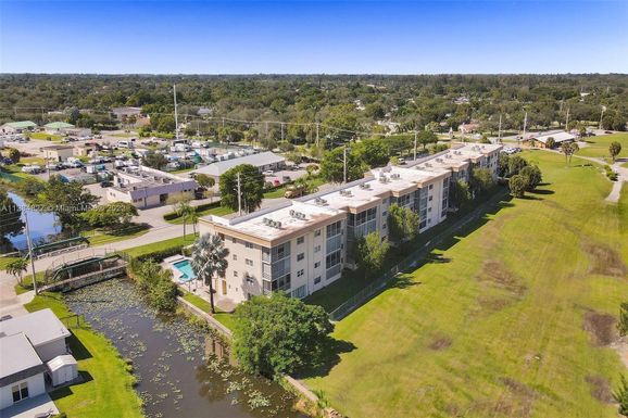 5100 SW 90th Ave # 302, Cooper City FL 33328