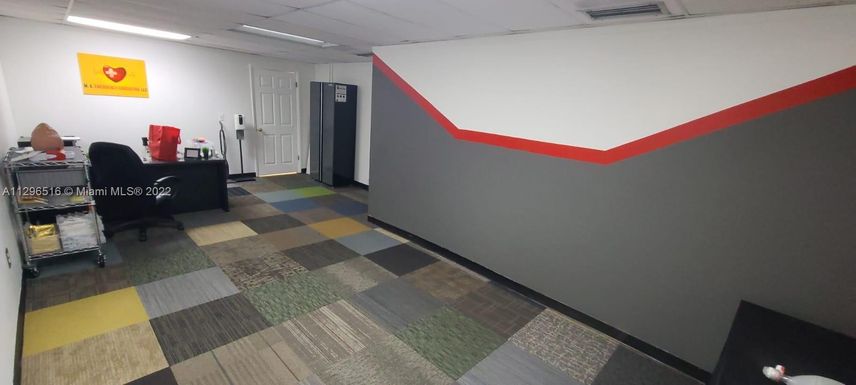 2530 SW 87 AV # I, Miami FL 33165