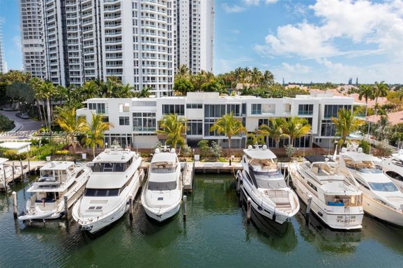 3601 NE 207th St, E 62, Aventura FL 33180