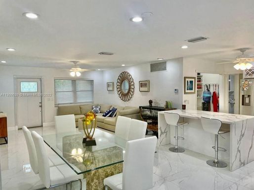 607 S Highland Dr # 607, Hollywood FL 33021