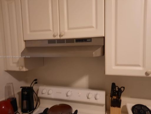 5100 SW 41st St # 114, Pembroke Park FL 33023