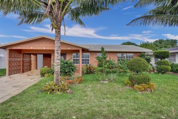 4931 NW 55th Ct, Tamarac FL 33319