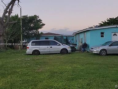 805 NW 12th St, Florida City FL 33034