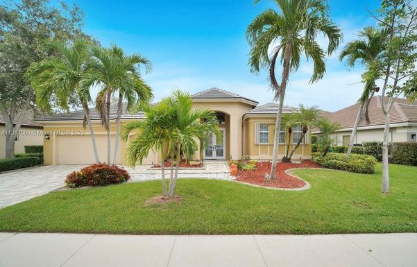 4021 E Lake Estates Dr, Davie FL 33328