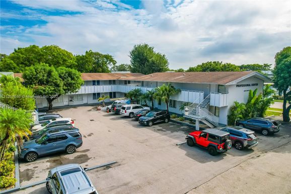 6601 SW 80th St # 121, South Miami FL 33143