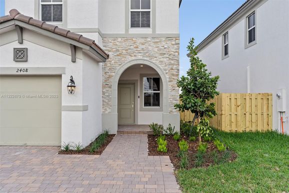 2408 NW 131 CIR # 2408, Miami FL 33167