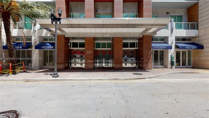 253 NE 2nd St # 3102, Miami FL 33132