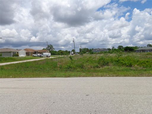 1071 S Halby, Lehigh Acres FL 33974