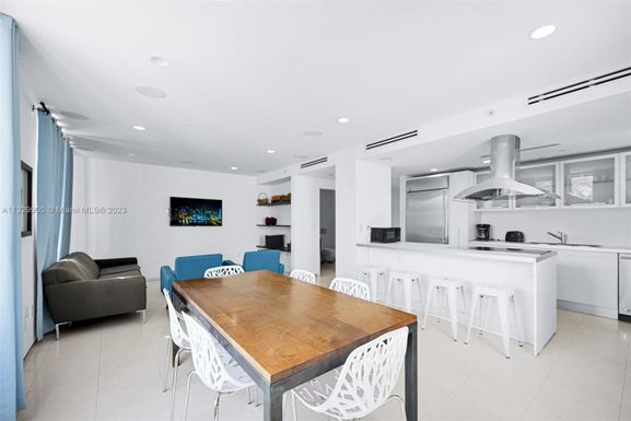 1330 Ocean Dr, Miami Beach FL 33139