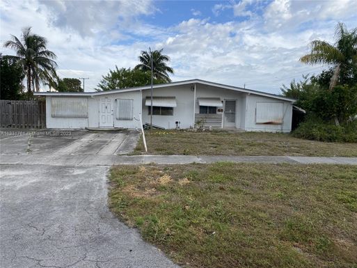 1403 W Drew St, Lantana FL 33462