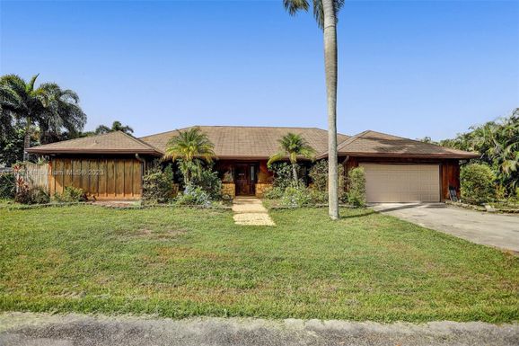 6515 Riparian Rd, Lake Worth FL 33462