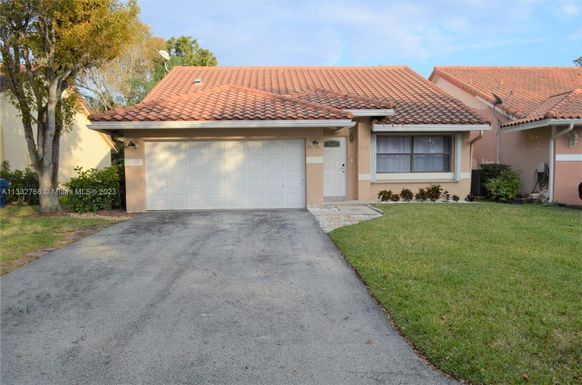 2573 NW 95th Ave, Coral Springs FL 33065