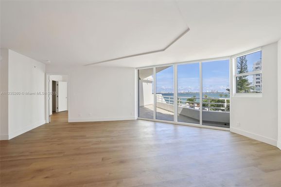 555 NE 34th St # 509, Miami FL 33137