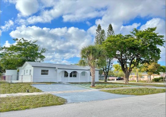 1031 SW 6th Way, Deerfield Beach FL 33441