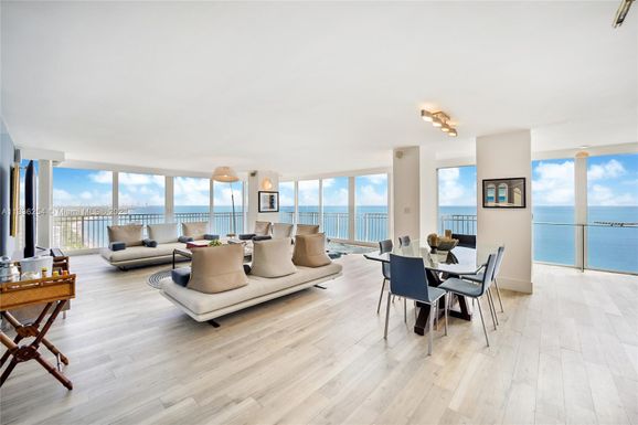 881 Ocean Dr # 21H, Key Biscayne FL 33149