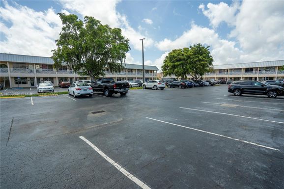 7300 W Mcnab Rd # 208, Tamarac FL 33321