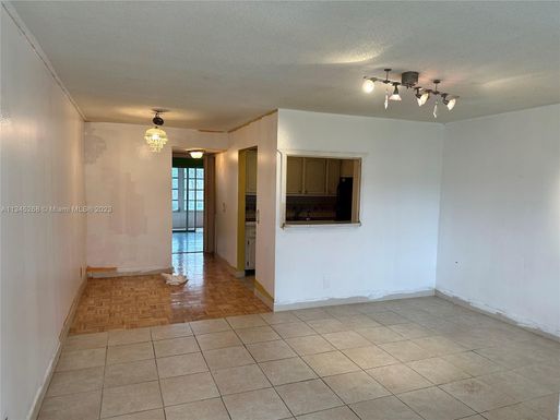 164 Cambridge G # 164, West Palm Beach FL 33417