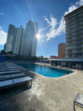 19201 Collins Ave, Sunny Isles Beach FL 33160