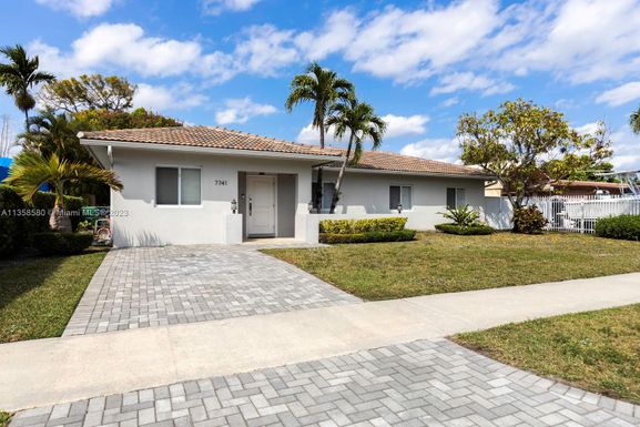 7741 SW 21st St, Miami FL 33155