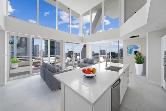 555 NE 34th St # 4, Miami FL 33137