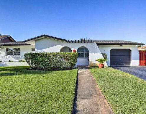 1610 NW 121st Ave, Pembroke Pines FL 33026