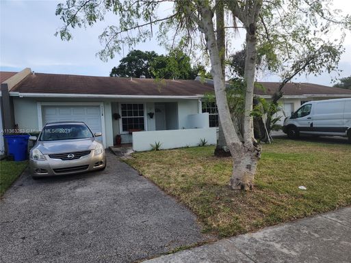 5426 S Lakewood Cir S # B, Margate FL 33063