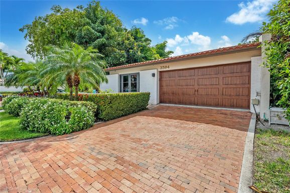 3594 Commodore Cir, Delray Beach FL 33483