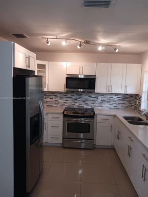 2863 NW 193rd Ter, Miami Gardens FL 33056