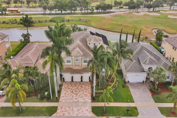 2301 Ridgewood Cir, Royal Palm Beach FL 33411