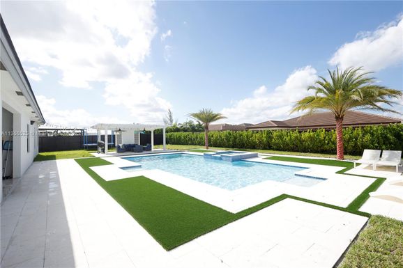 21390 SW 132nd Ct, Miami FL 33177