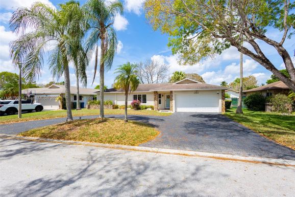 11045 NW 21st St, Coral Springs FL 33071