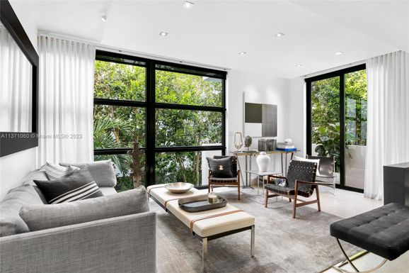 1024 Lenox Ave # 8, Miami Beach FL 33139