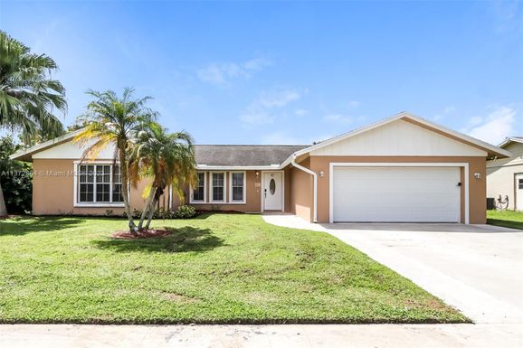 1282 Wyndcliff Dr, Wellington FL 33414