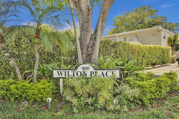 900 NE 26th St # 11, Wilton Manors FL 33305