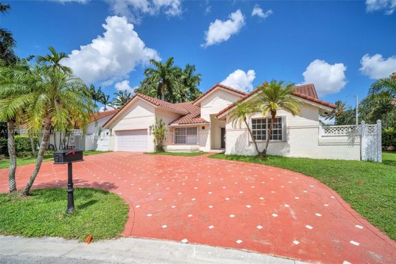 165 NW 164th Ave, Pembroke Pines FL 33028