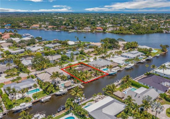 20 Tradewinds Cir, Tequesta FL 33469