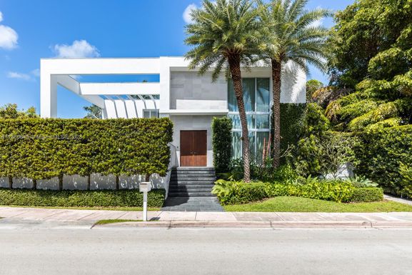 380 Woodcrest Rd, Key Biscayne FL 33149