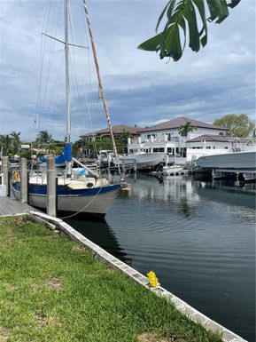 2060 S Hibiscus Dr, North Miami FL 33181