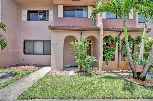 20 Matador Ln # 22, Davie FL 33324