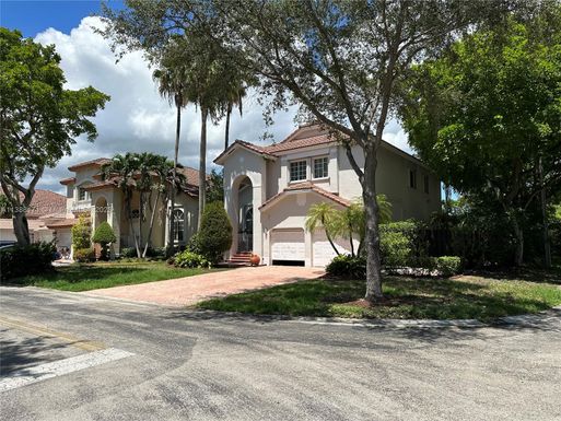 5805 NW 108th Pl, Doral FL 33178