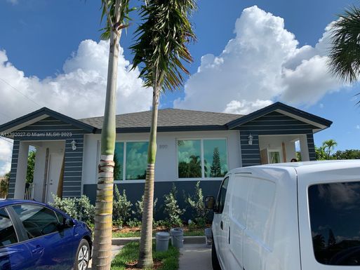 899 SW 10th  St, Pompano Beach FL 33060
