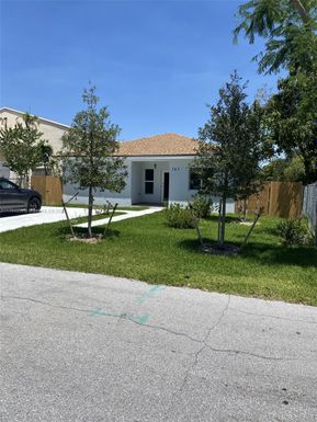 141 NW 12th St, Pompano Beach FL 33060